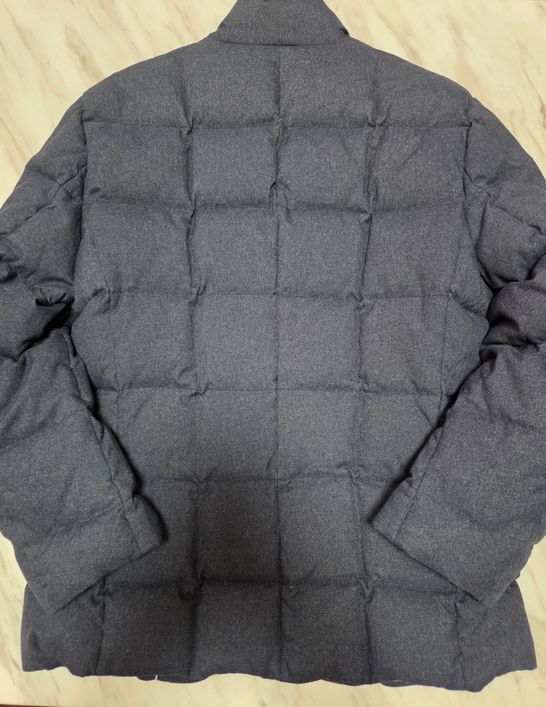 헤지스 프리미엄 구스다운 경량 퀼팅 패딩 상품이미지2