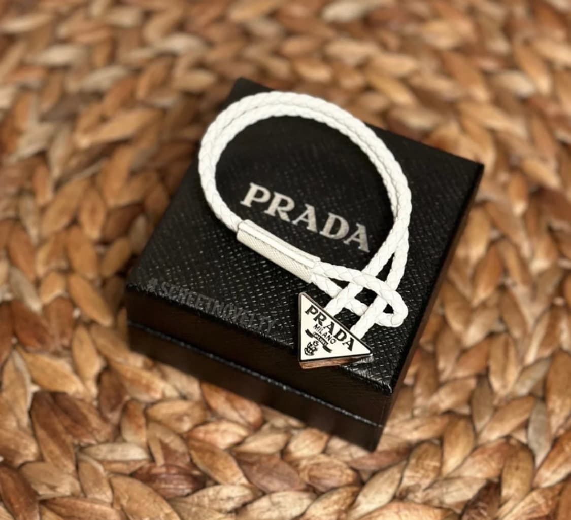 프라다 가죽 팔찌 화이트 풀박스 상품이미지1