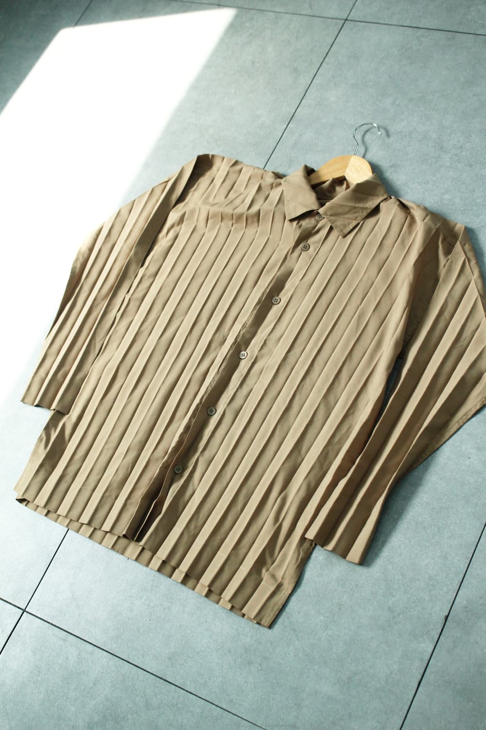 Homme Plisse Beige Shirt 상품이미지1