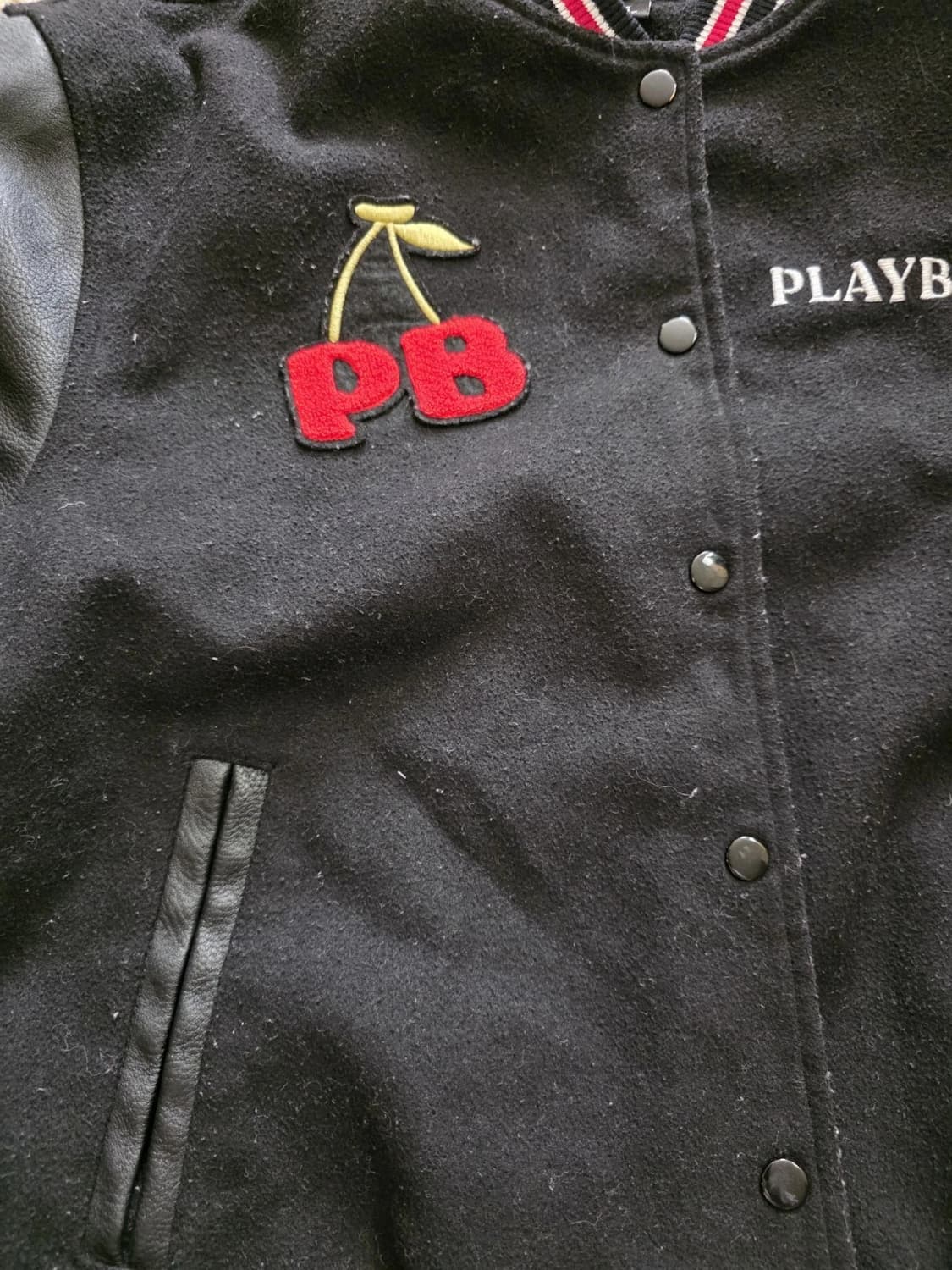 플레이보이 x 팩선 러브 클럽 레터맨 바시티 자켓 블랙 상품이미지4