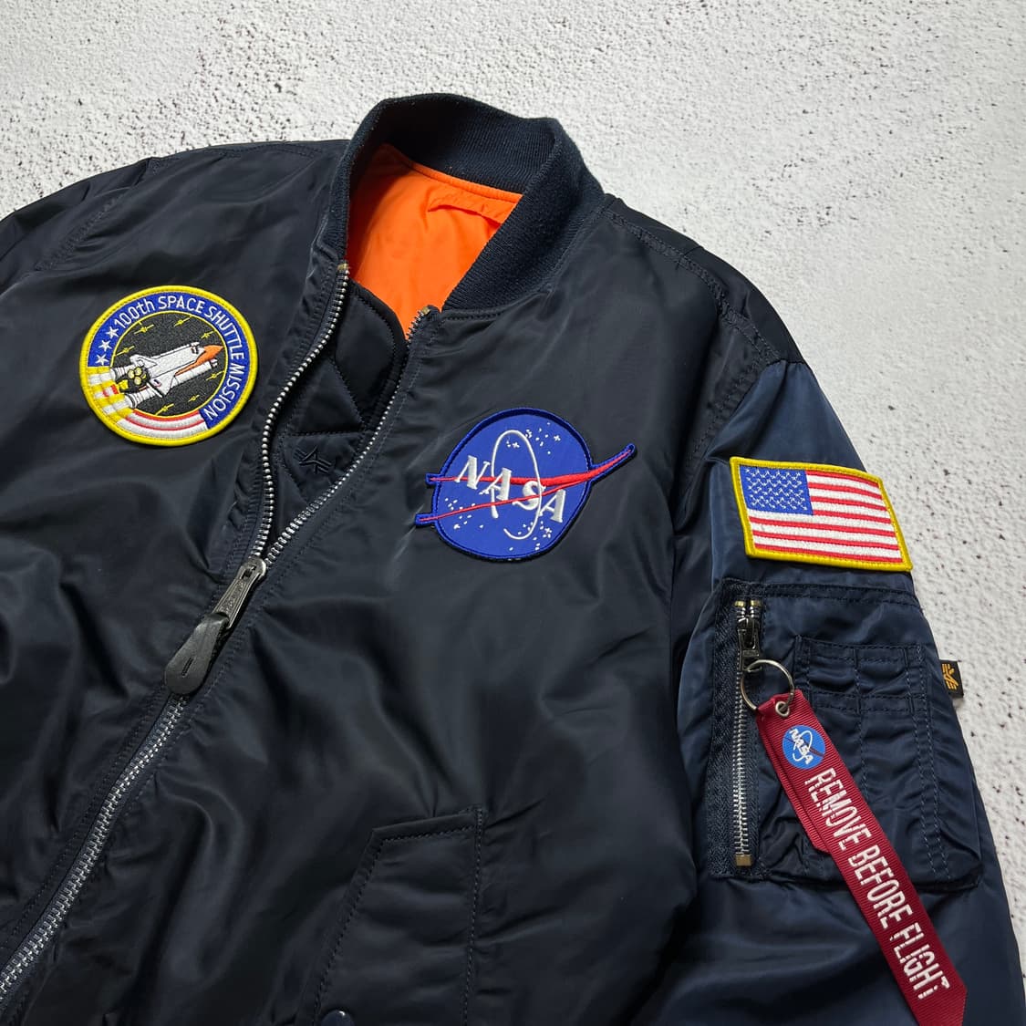 Alpha Industries MA-1 NASA Flight Jacket 상품이미지3