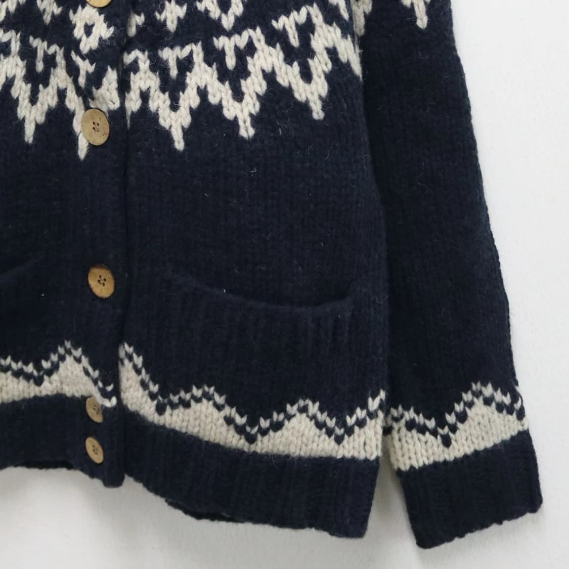 얼스뮤직 네이비 눈꽃패턴 울 코위찬 가디건 60934 상품이미지4