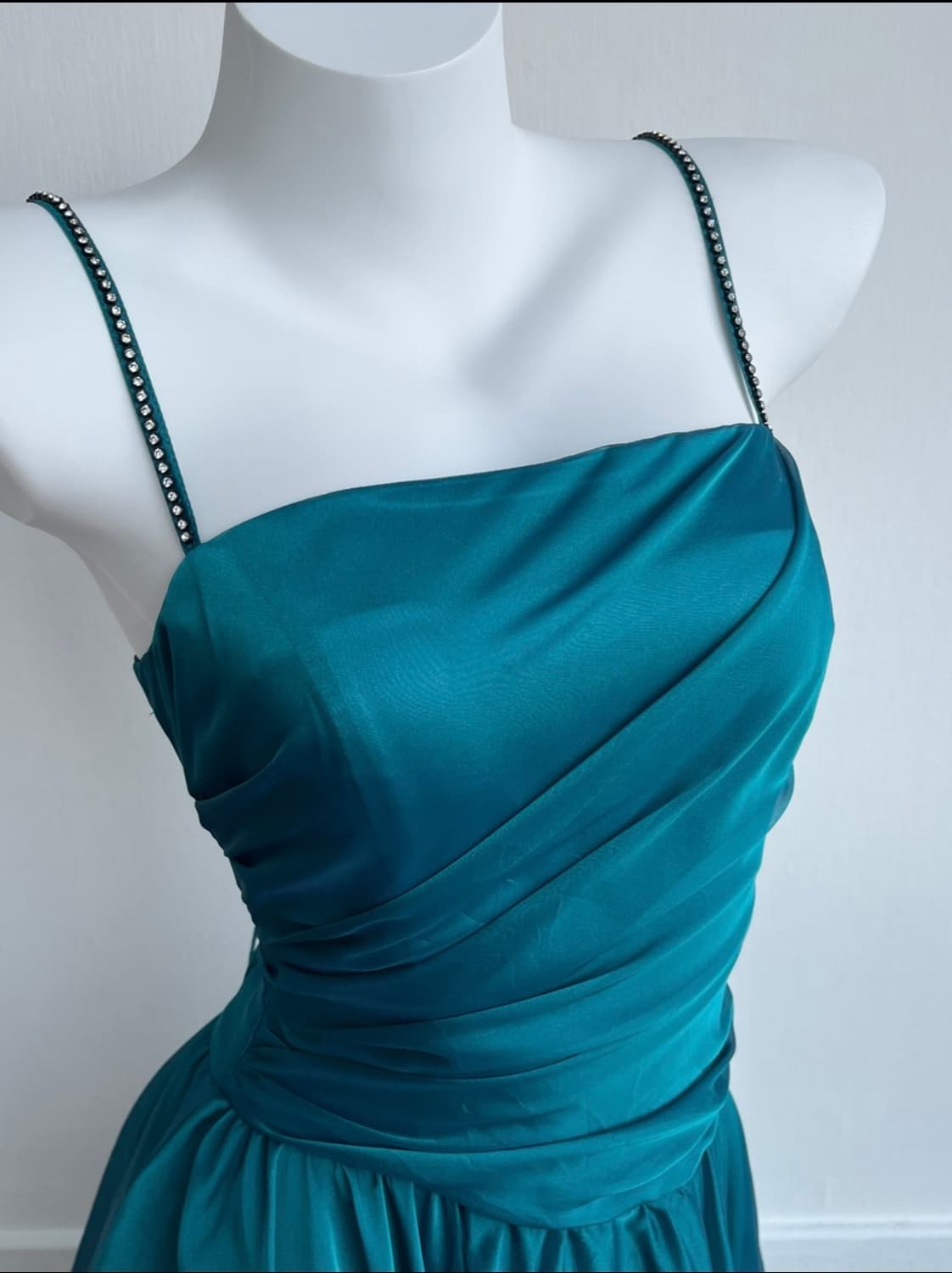 Genet Vivien 주네비비안 에메랄드 아일렛 원피스 상품이미지4