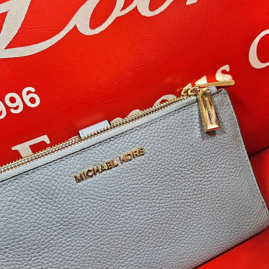 마이클코어스 미니 클러치 지갑
18.5 x 11size 상품이미지3