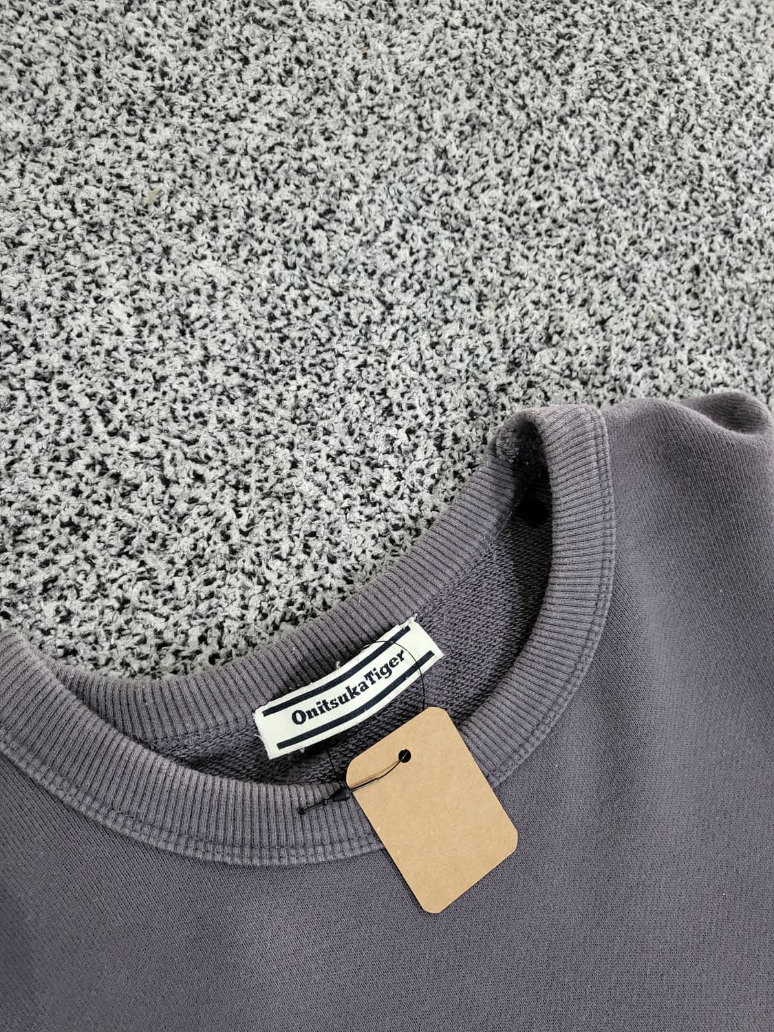 오니츠카타이거 맨투맨 상품이미지2