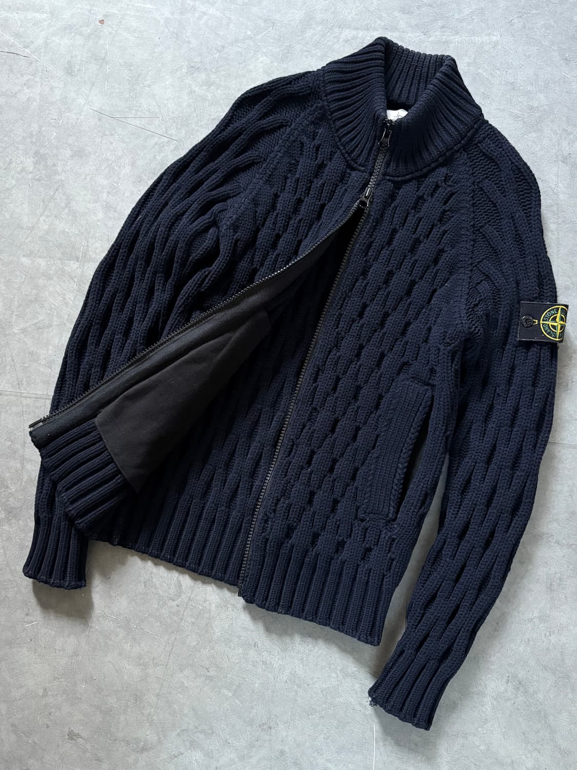 Stone-Island 스톤아일랜드 케이블 와펜 니트 집업  상품이미지2