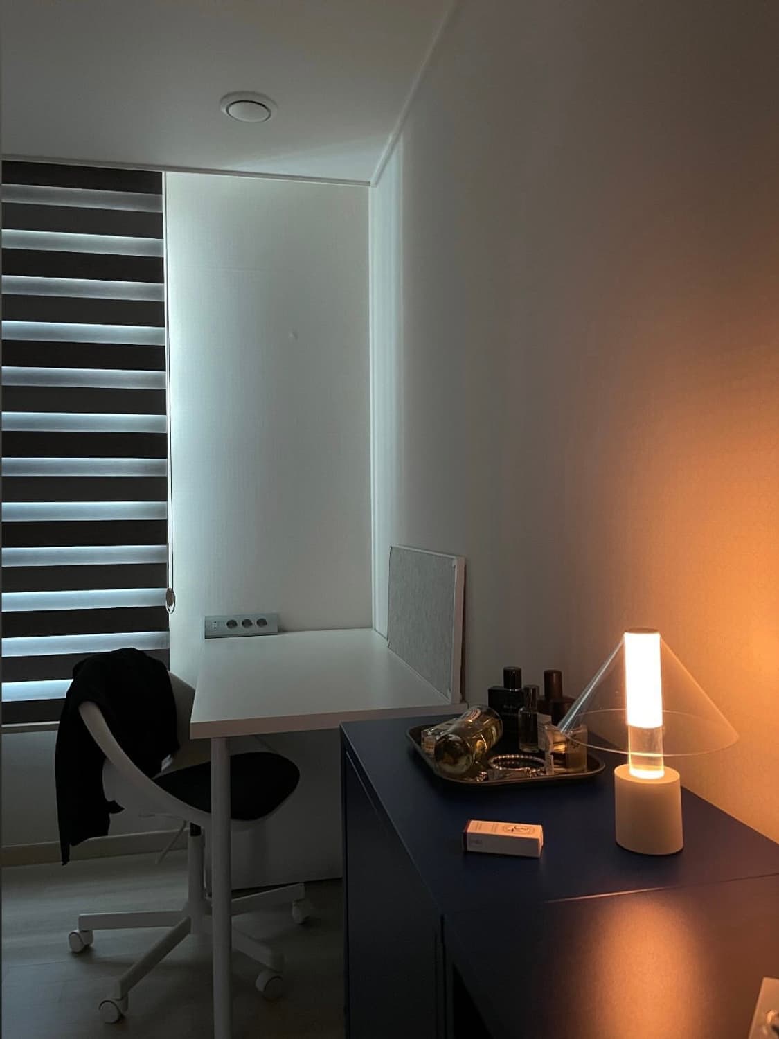 스타벅스 포터블 램프 K 화이트 미개봉 상품이미지10