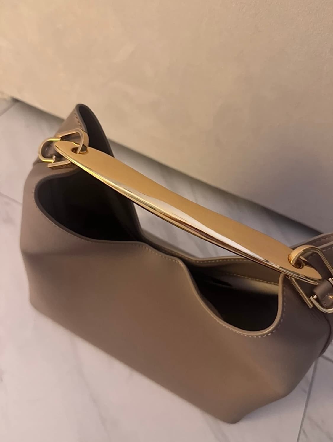 Elleme 엘렘 부메랑 레더백 토프 상품이미지2