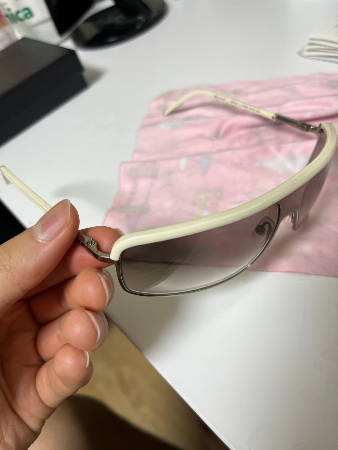 디올옴므 선글라스 상품이미지2