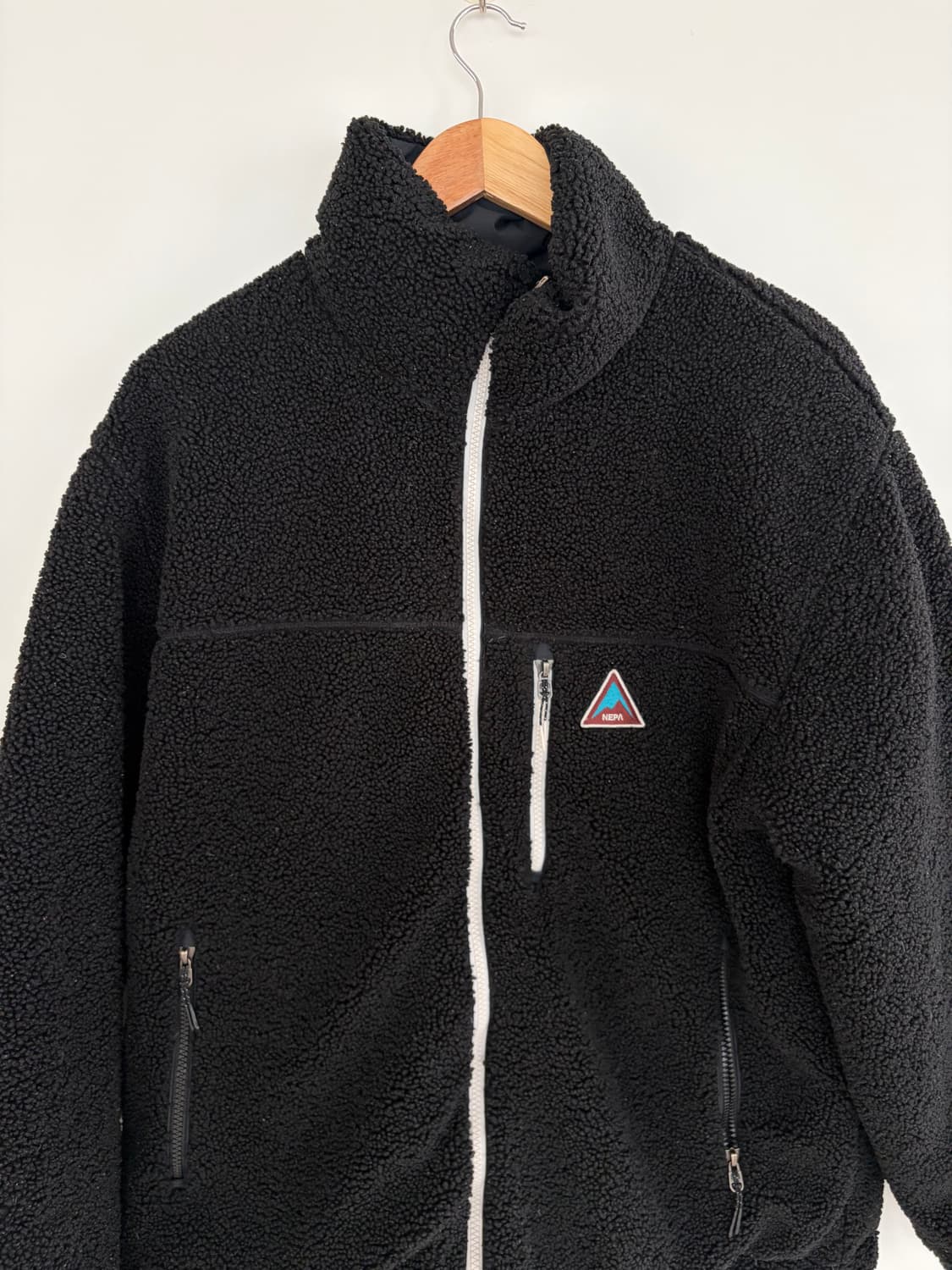 네파 블랙앤 화이트 리버시블 패딩 상품이미지2