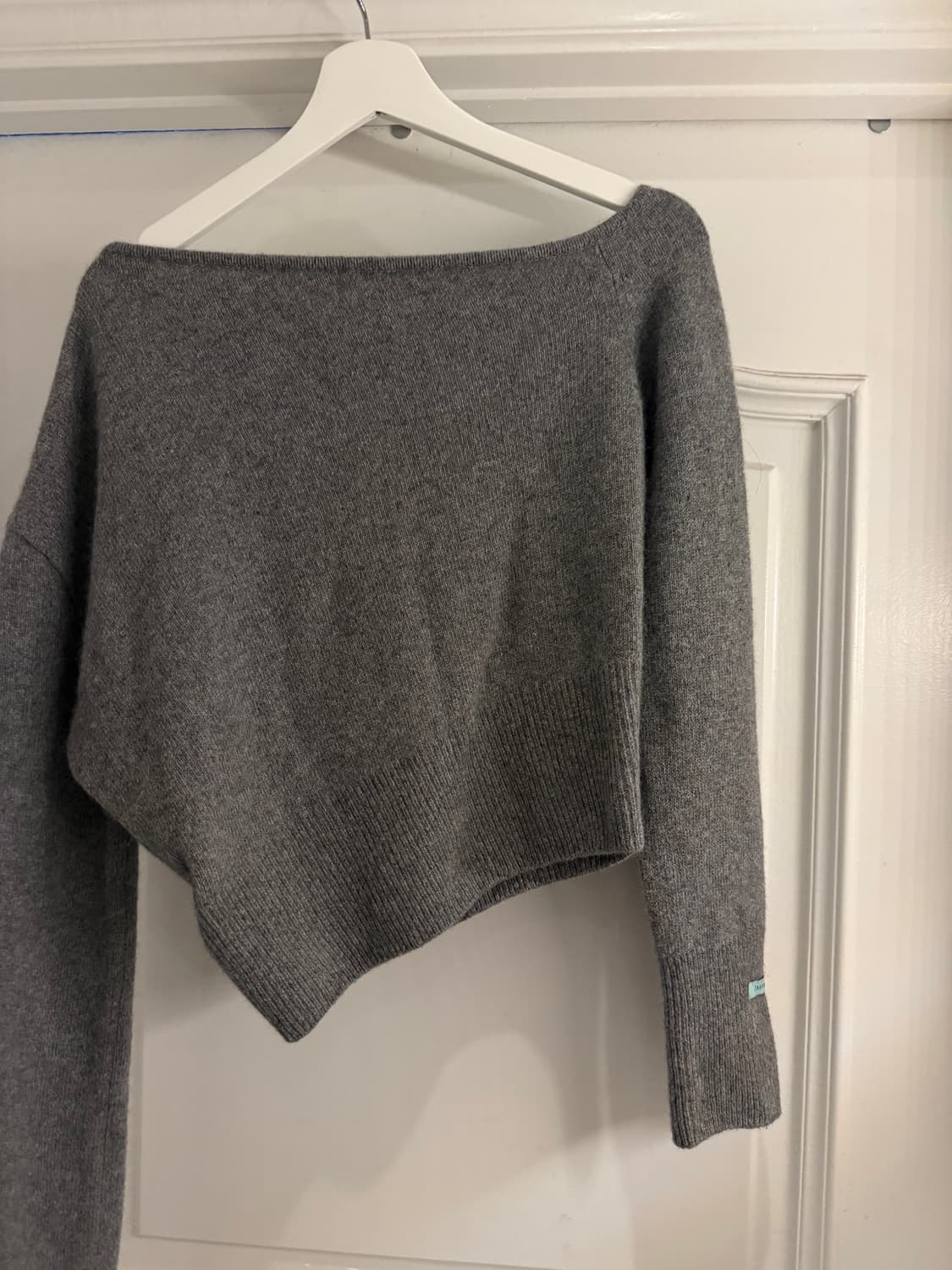 instantfunk 라쿤 오프숄더 니트 상품이미지3