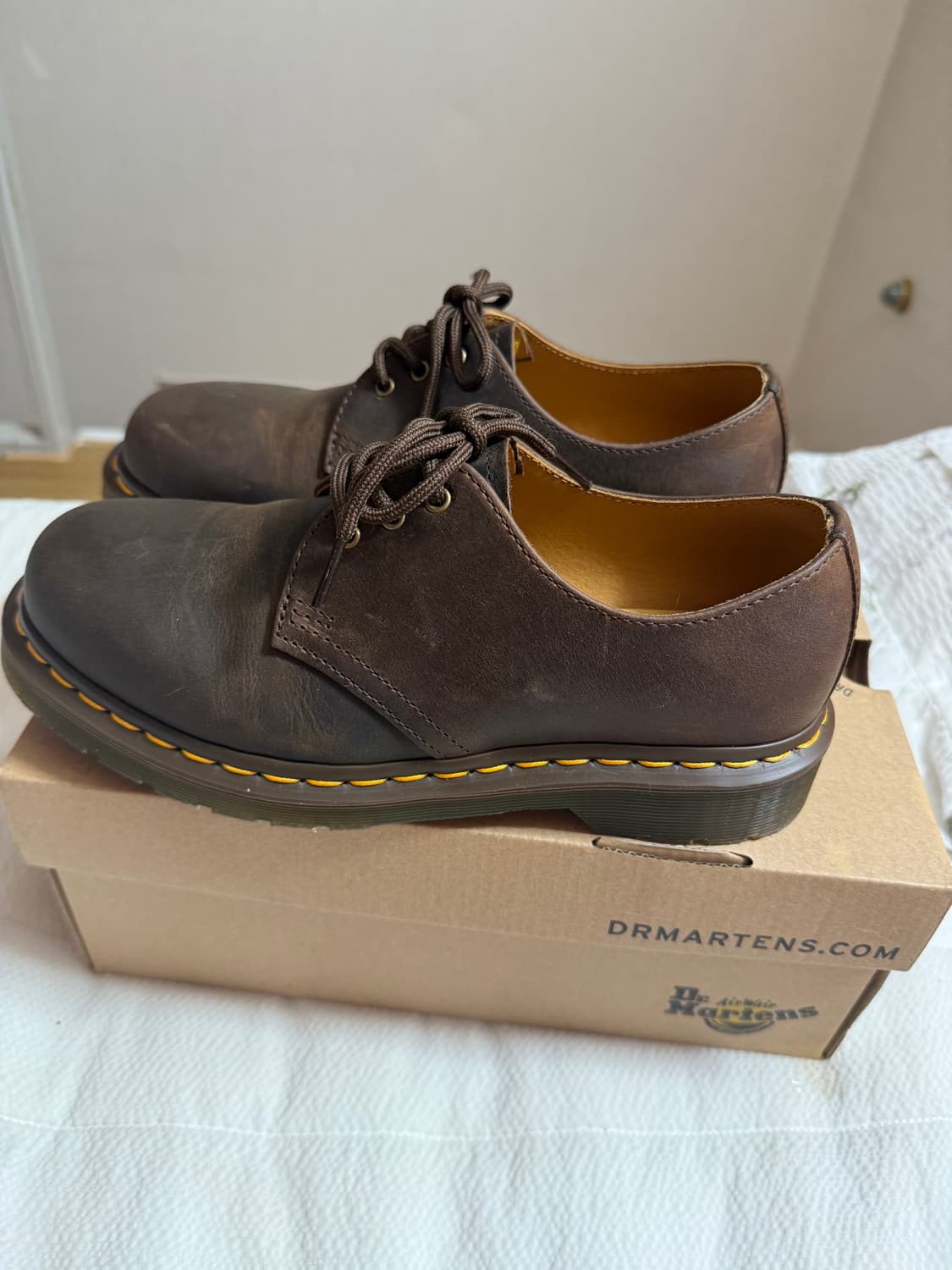 닥터마틴 크레이지호스 다크브라운 240 상품이미지1