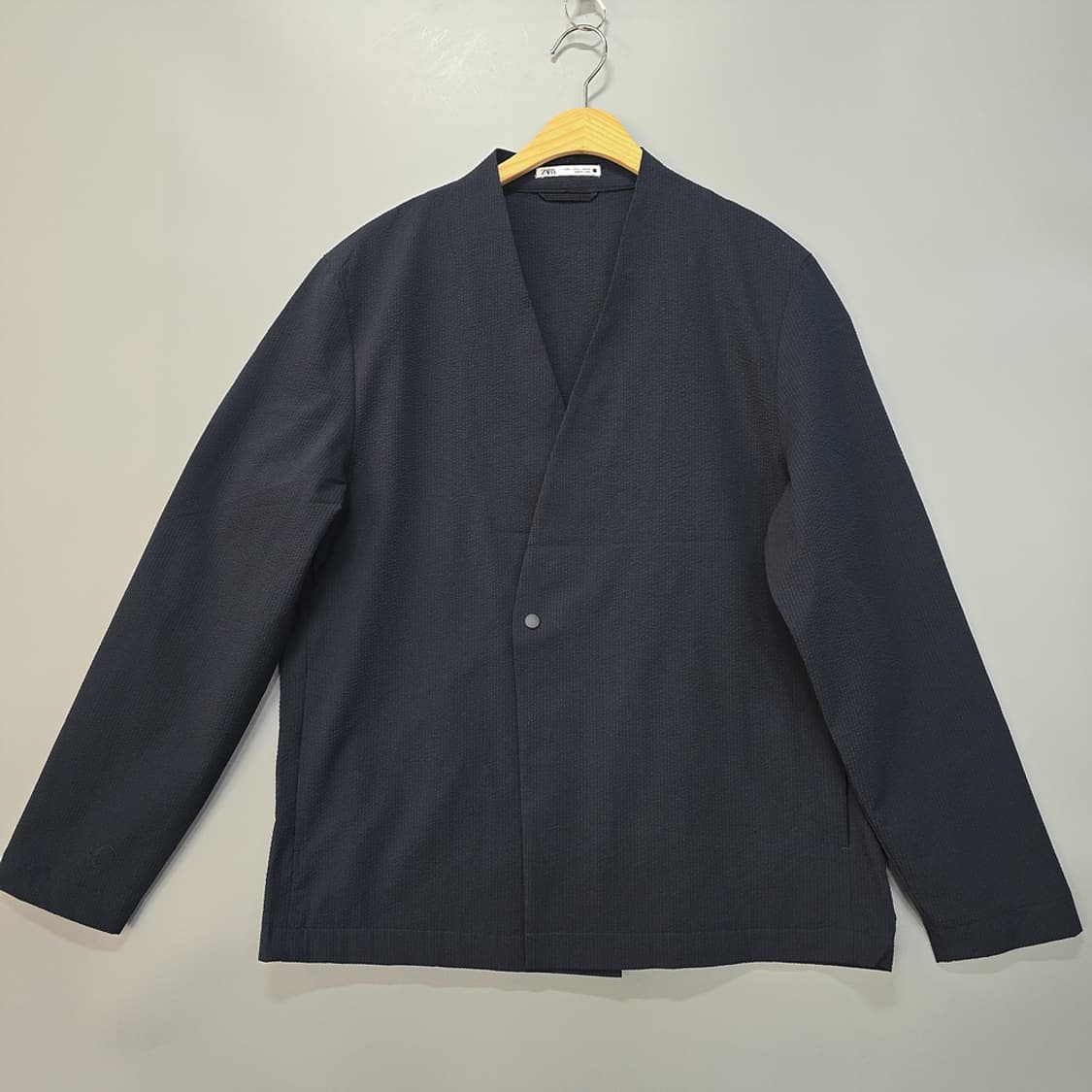 자라(ZARA) 노카라 엠보 자켓 L 상품이미지1