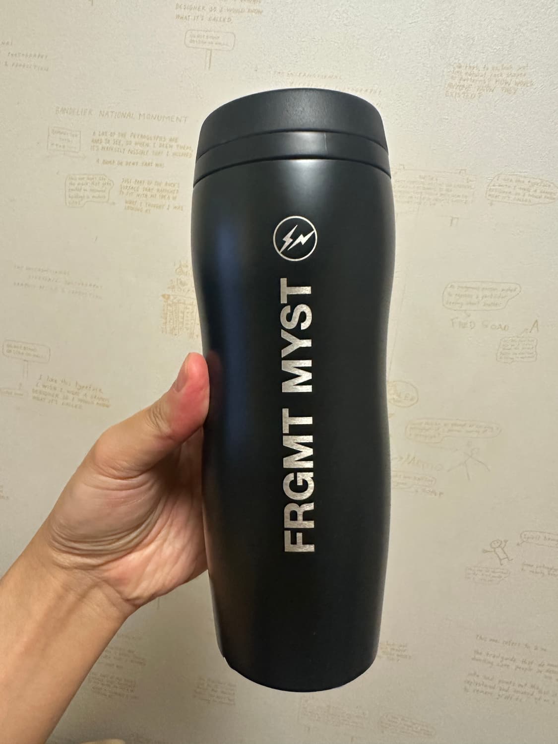 스타벅스 x 프라그먼트 커브드 스테인리스 블랙 보틀 355ml 상품이미지2