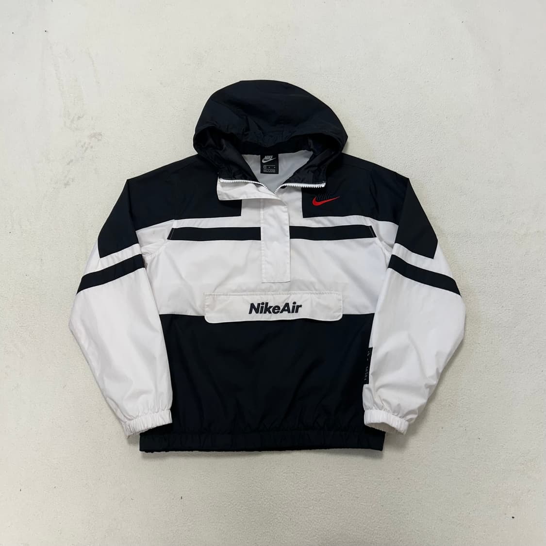 Nike black & white anorak 상품이미지4