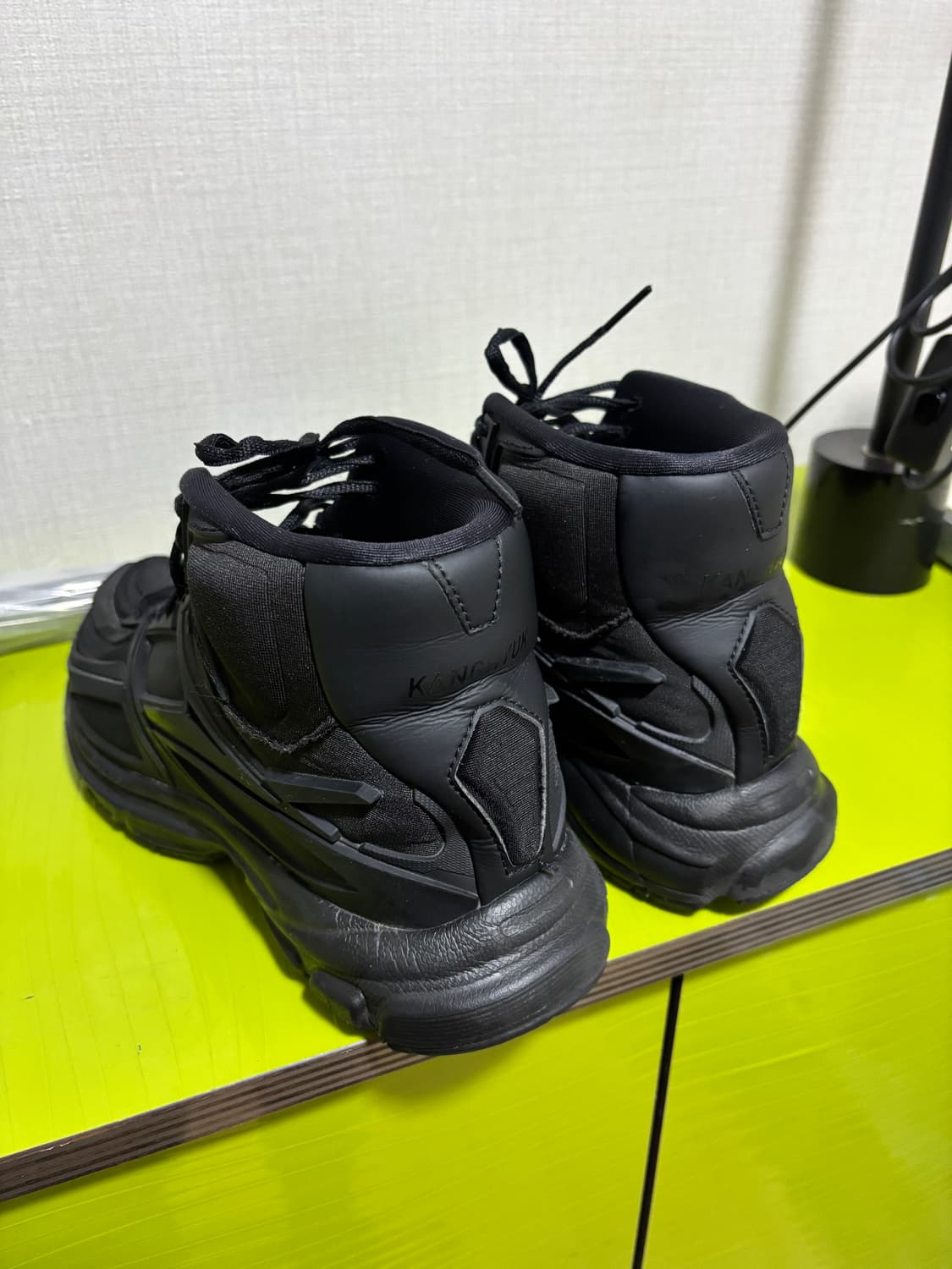 리복 강혁 프리미어 로드 미드 블랙 상품이미지2