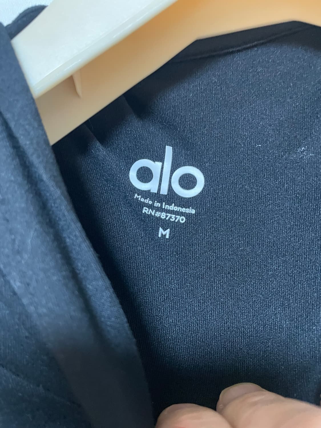 ALO yoga 알로 검정 후드 남성 티셔츠 M 상품이미지3