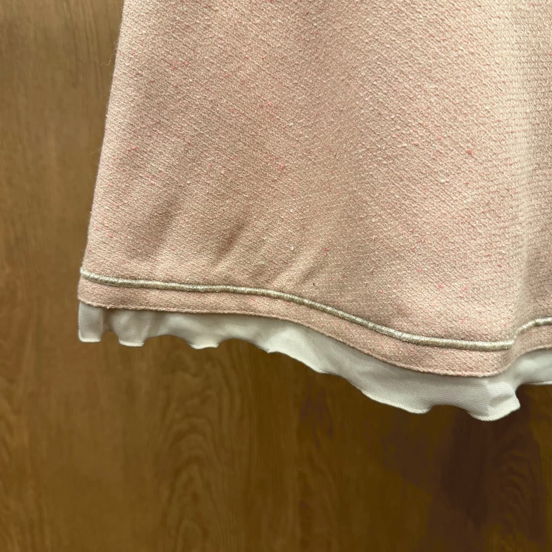 꾸레쥬 미디 스커트 밑단 레이어드 로고 장식 디테일 A라인 핑크 상품이미지6