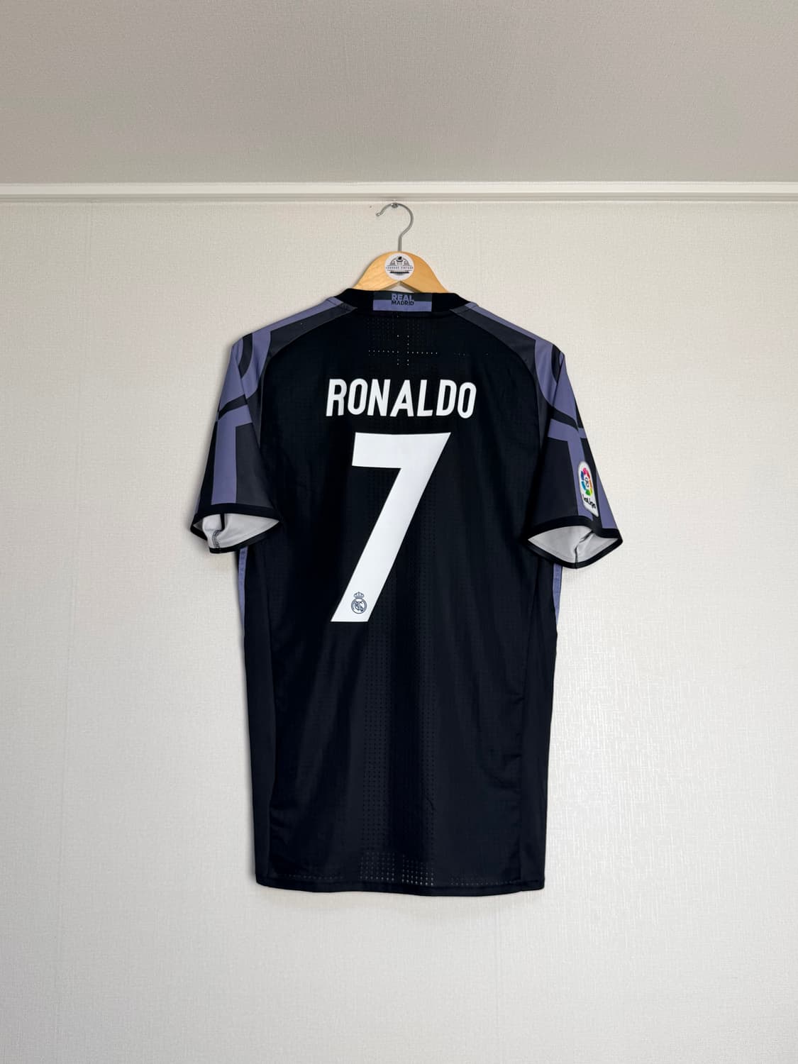 16-17 레알 마드리드 써드 어센틱 상품이미지2