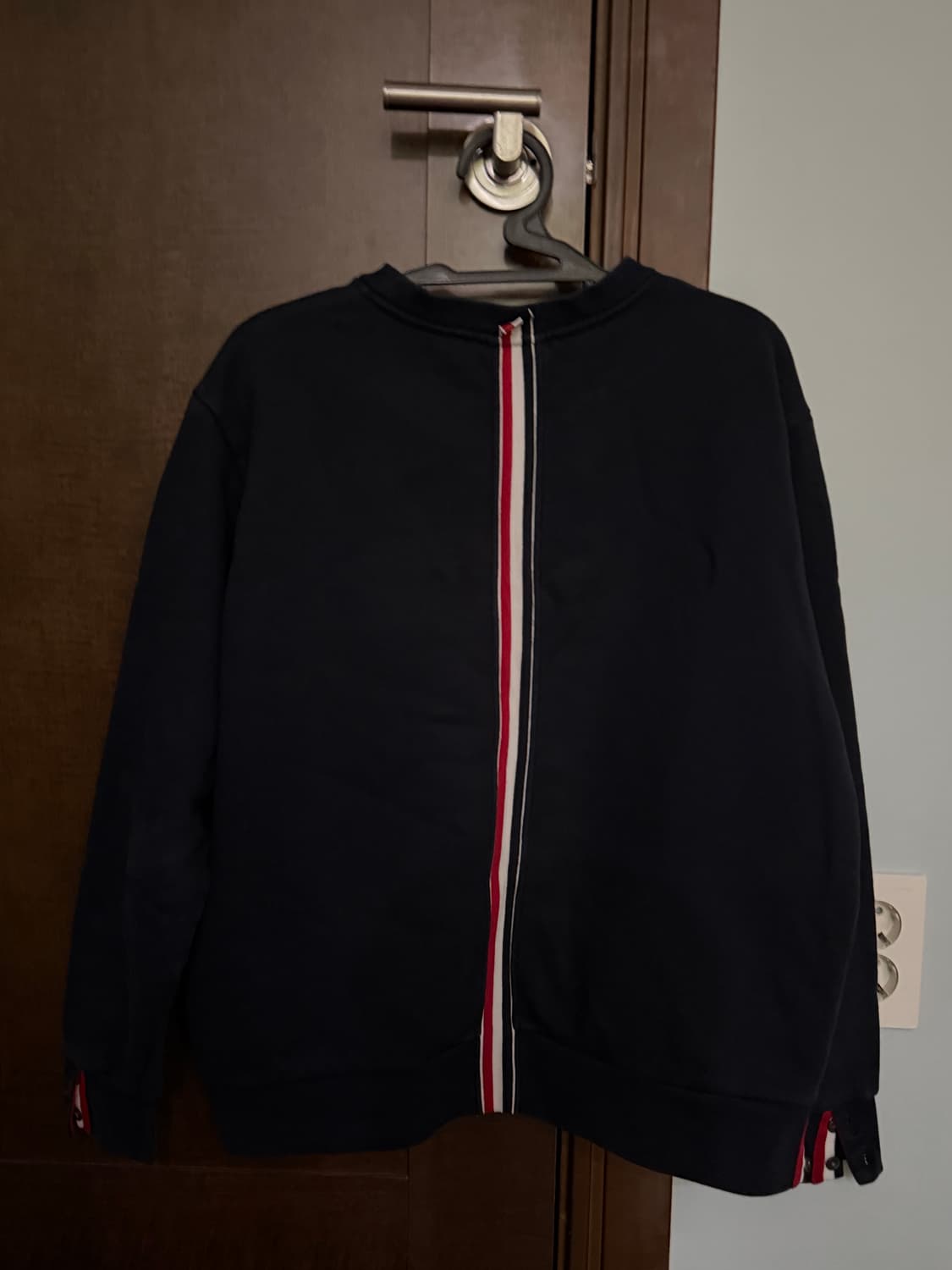 톰브라운 백삼선 맨투맨 3사이즈 상품이미지2