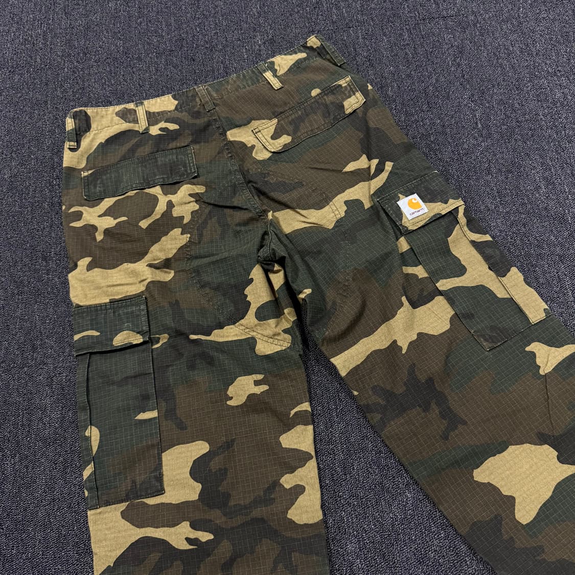 칼하트wip 카모 레귤러 카고 팬츠  상품이미지2