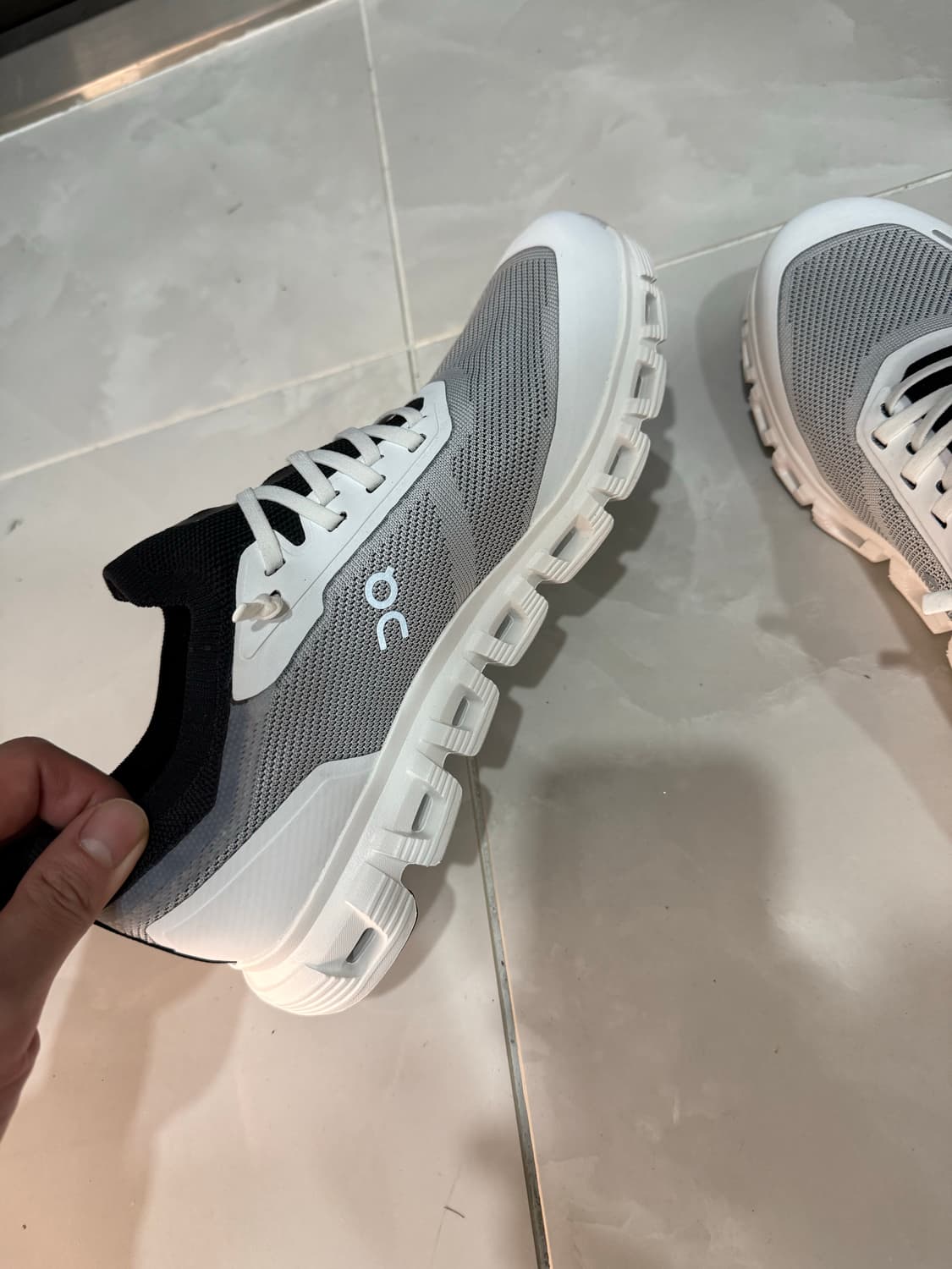 온러닝 클라우드6 265사이즈 상품이미지5