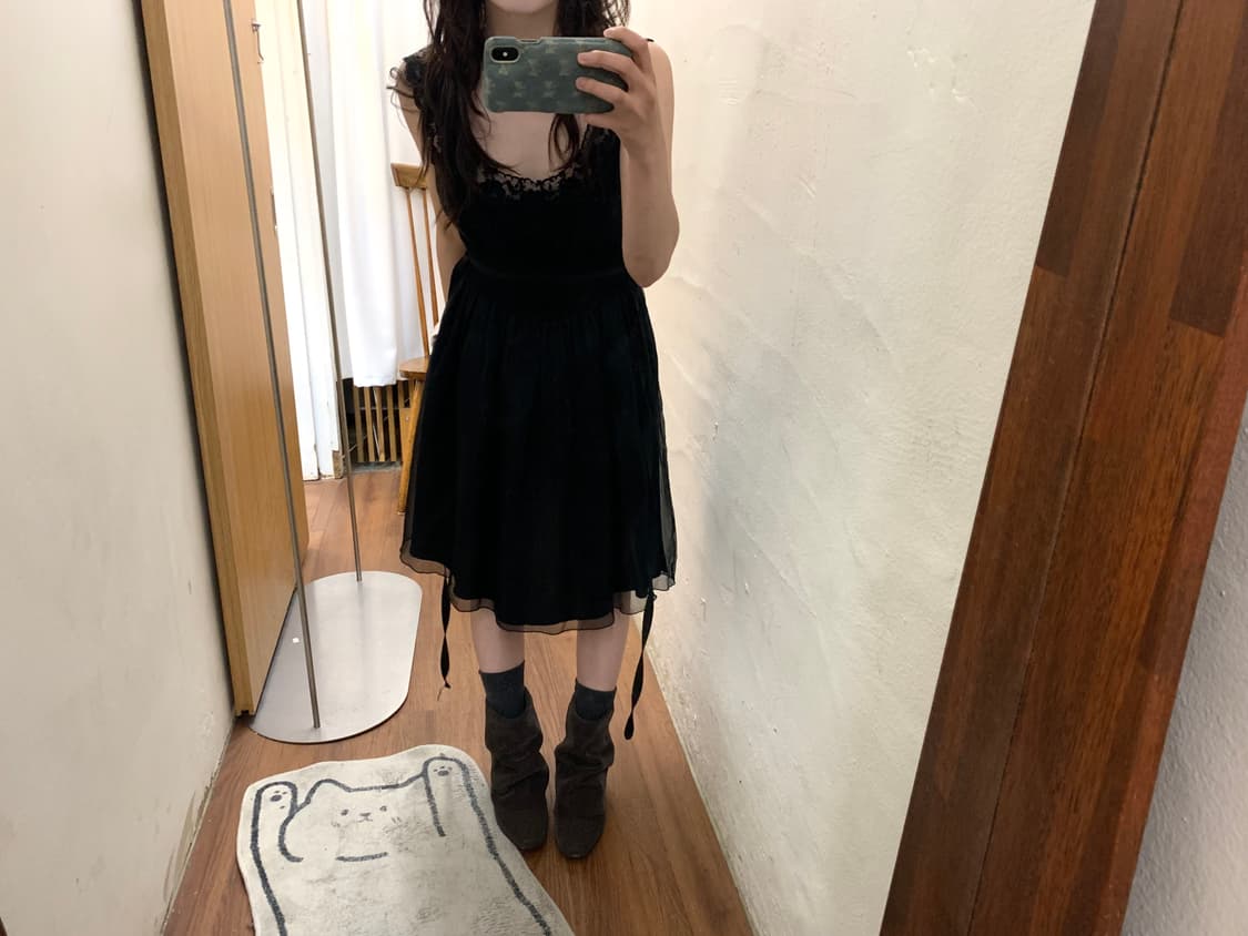 안나수이 슬리브리스 원피스 레이스 배색 허리 스트랩 디테일 블랙 k75 상품이미지1