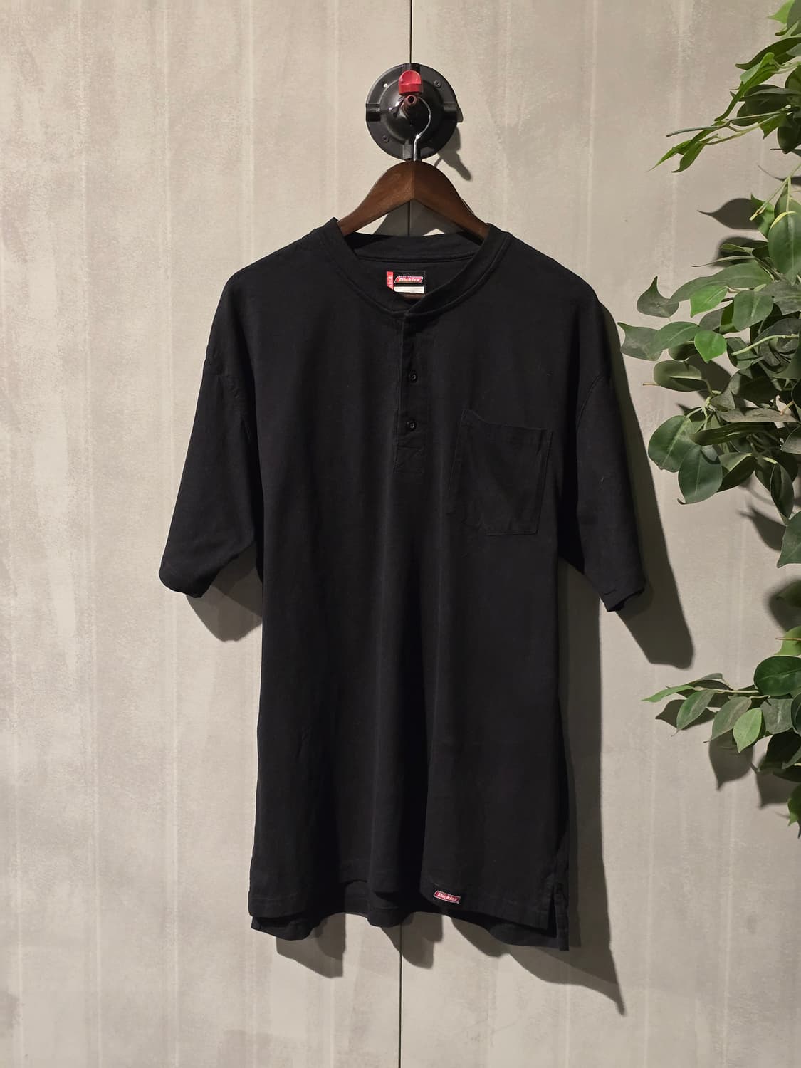 Dickies 블랙 헨리넥 포켓 티셔츠 상품이미지1
