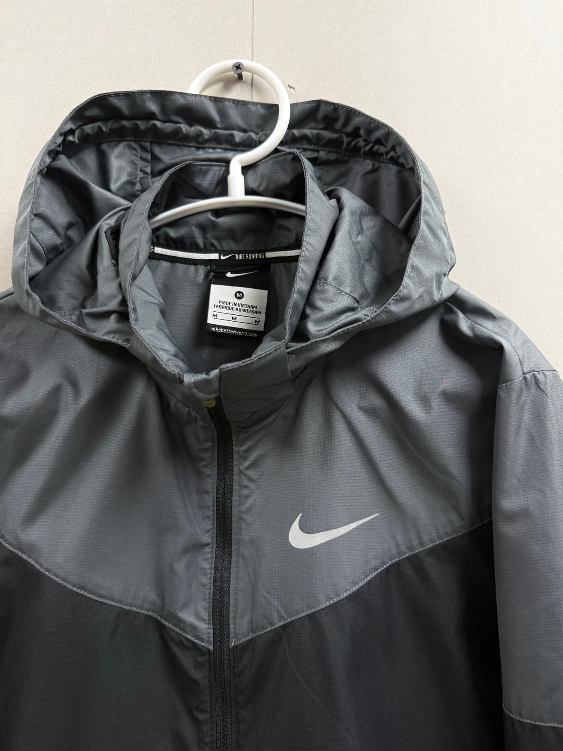 여성 M / 나이키 런닝 바람막이 상품이미지4
