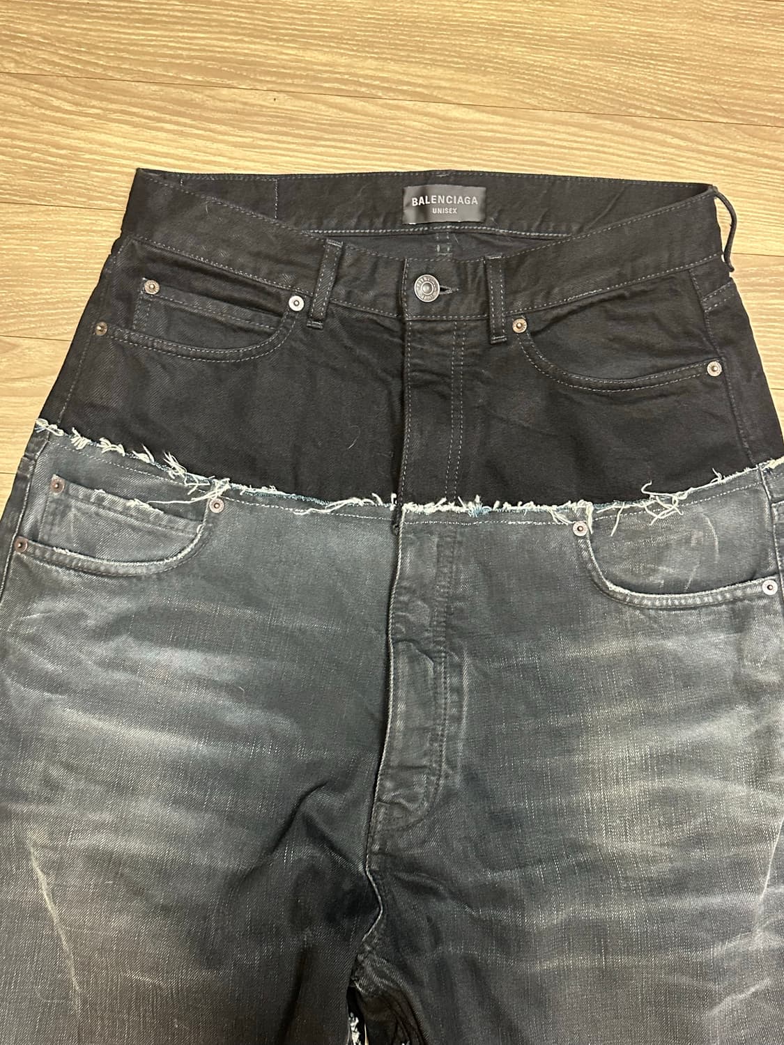 발렌시아가 컷업 배기 데님팬츠 상품이미지4