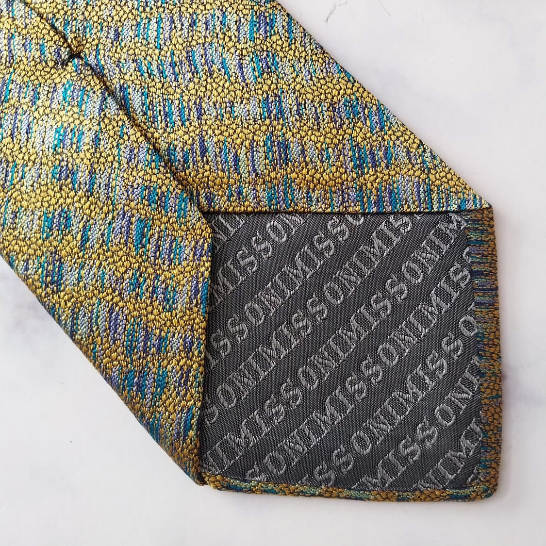 미쏘니 실크 골드 자카드 패턴 넥타이 9.4cm A+등급 K1723
 상품이미지9