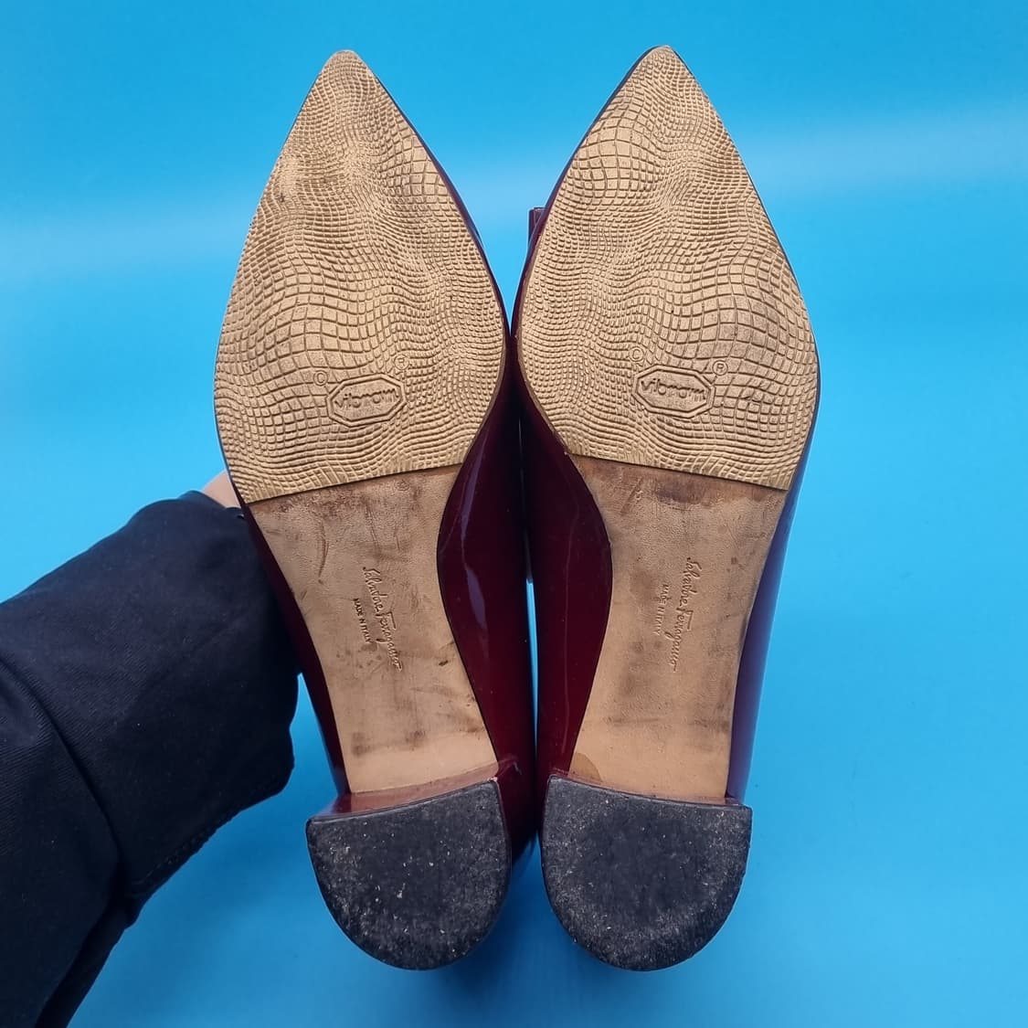 oo 페라가모 버건디 여성펌프스 힐7 240 굽6 상품이미지3