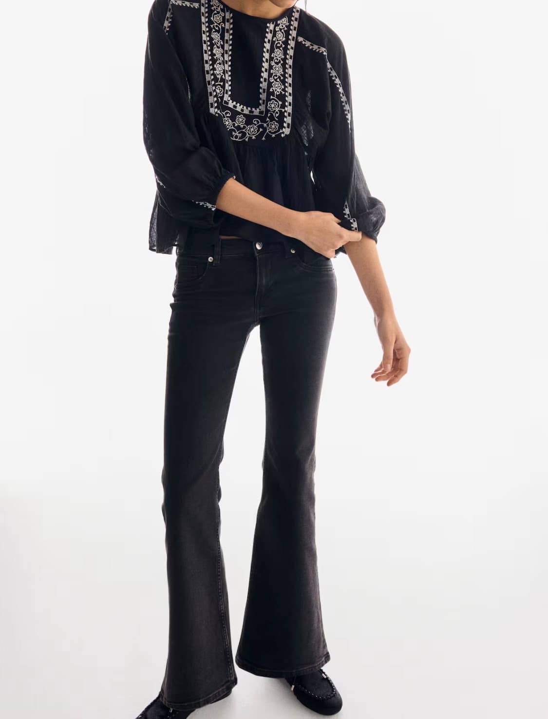 LOW RISE FLARE JEANS 상품이미지2