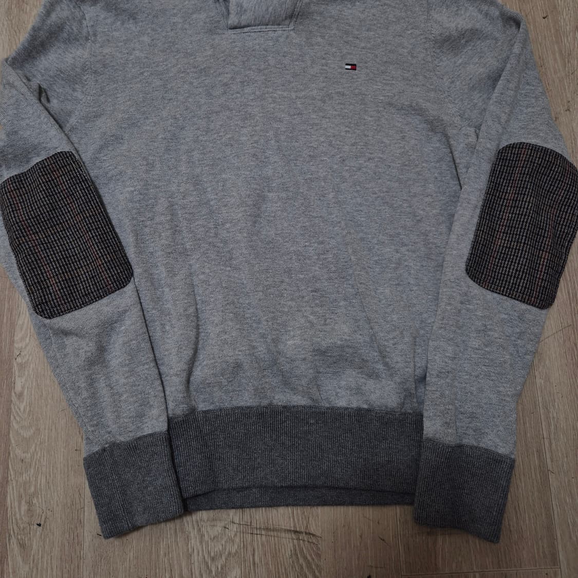 타미힐피거 스몰플래그 모직 숄카라 니트 M(95) 상품이미지3