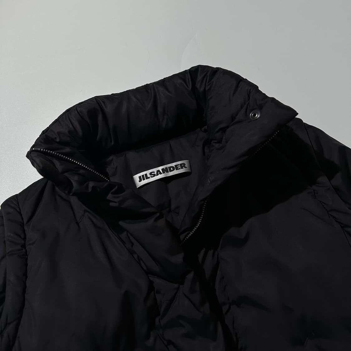 질샌더 디테쳐블 숏점퍼 블랙 상품이미지5