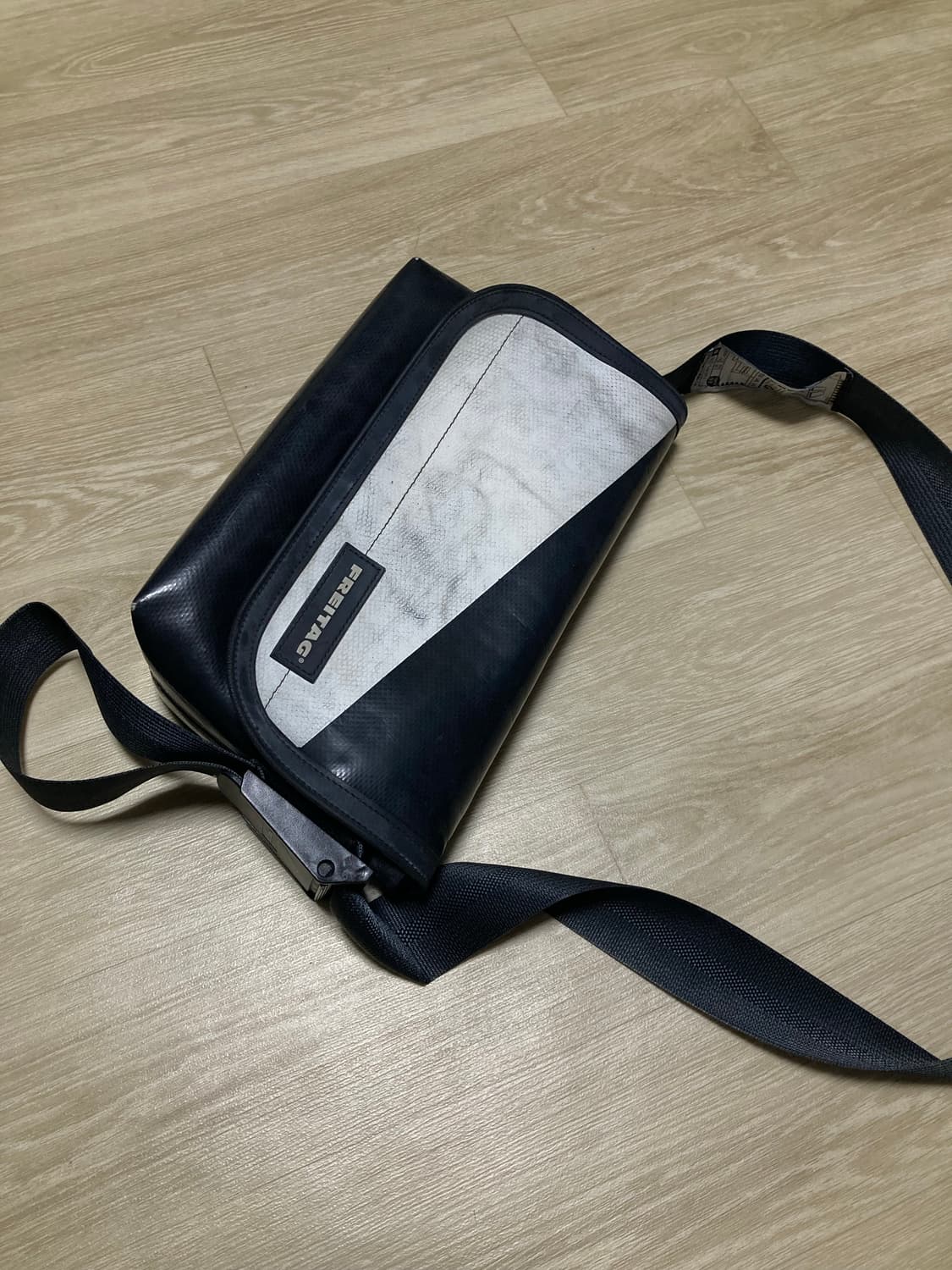 프라이탁 하파오 흰검 상품이미지2