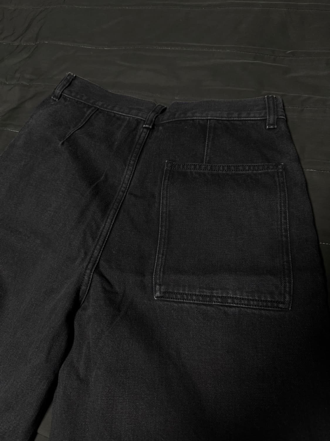 코스 릴렉스드 와이드레그 진 블랙 (28) 상품이미지2