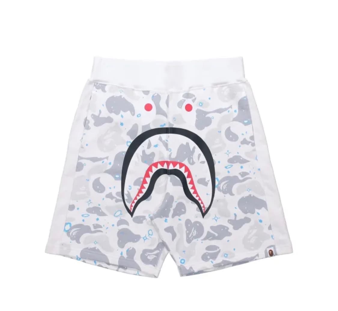 베이프 샤크 스페이스 카모 흰색 숏팬츠 새상품 상품이미지1
