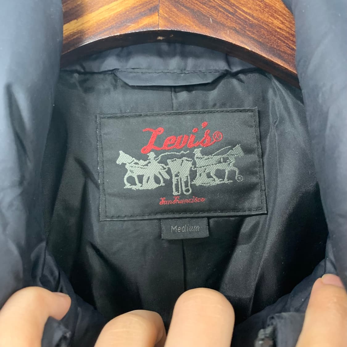 리바이스 블랙 퀄팅 후드 패딩 상품이미지5