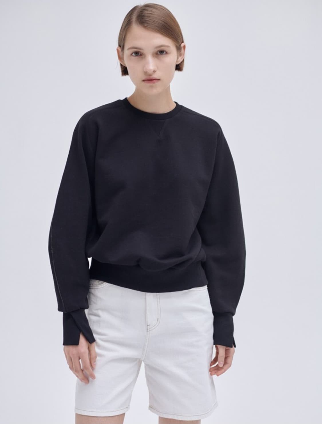 닐바이피 볼륨 맨투맨 스웻셔츠 네이비 남색 상품이미지1