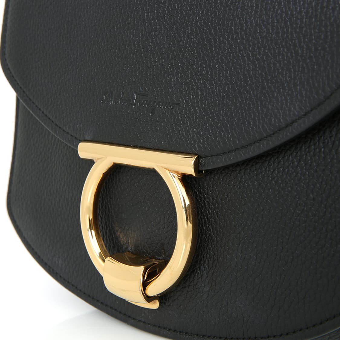 페라가모 간치니 미니백 마고 박스 플랩 크로스백 21H766 상품이미지9