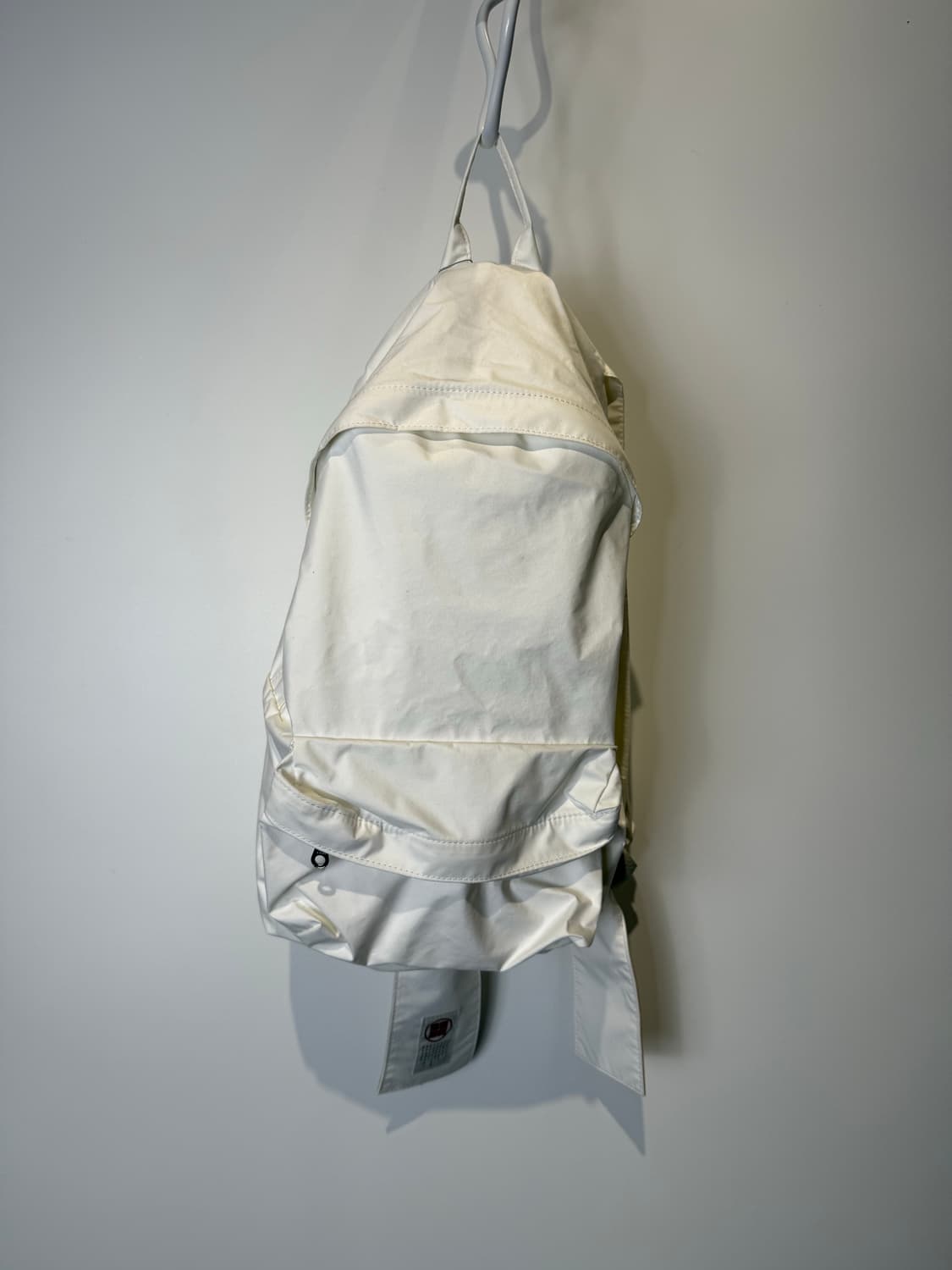 Yorozu 요로주 화이트 레더 디테일 백팩 상품이미지1