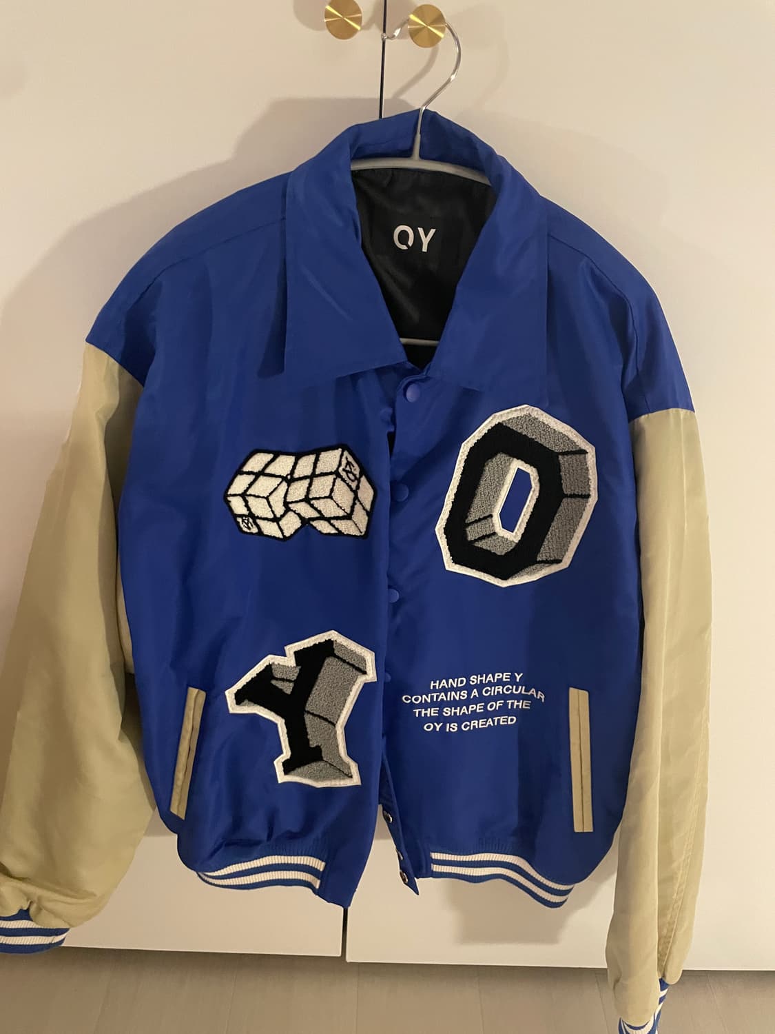 오와이 큐브 로고 바시티 자켓 블루 상품이미지1