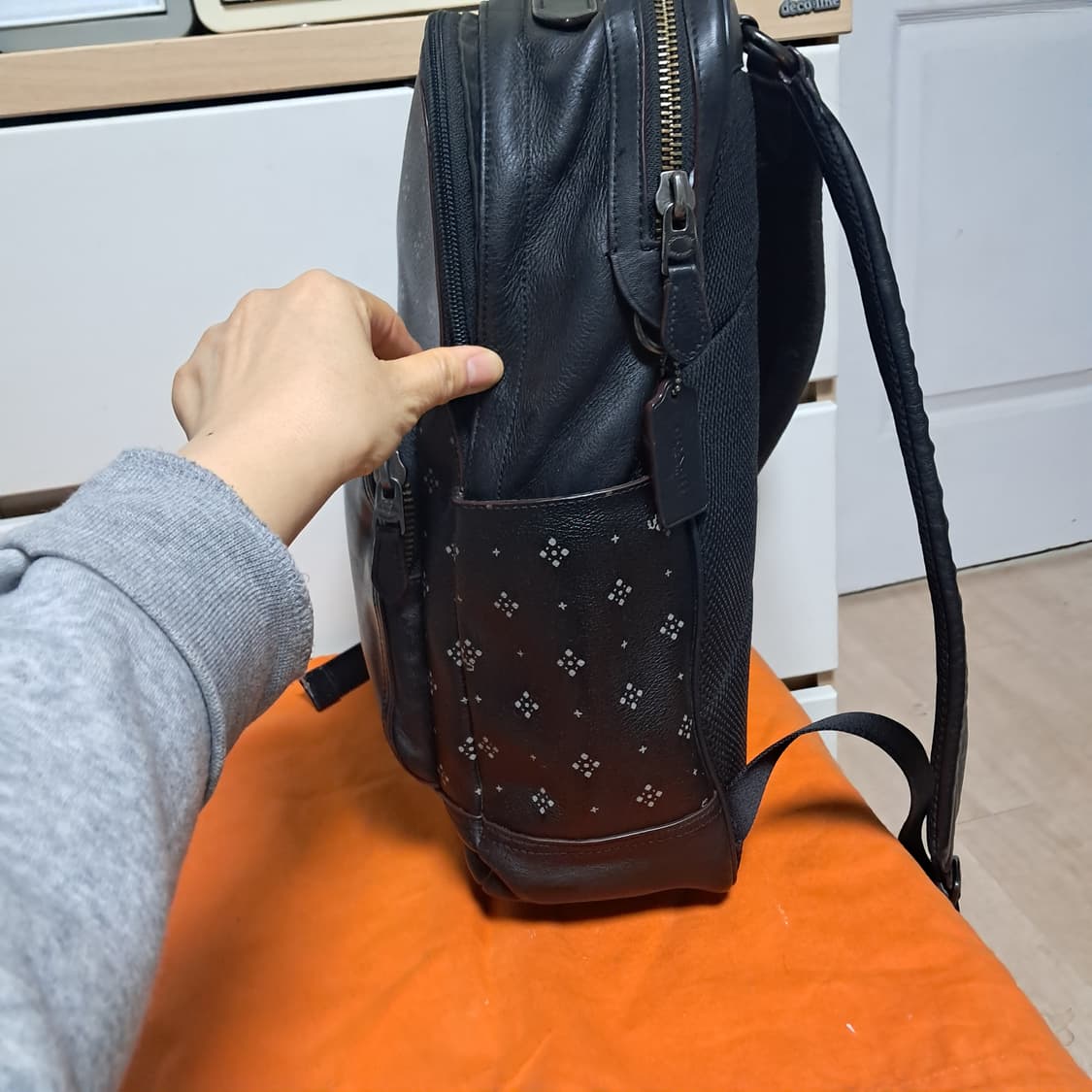 코치 블랙 가죽 백팩 (남녀공용 가능) 상품이미지2