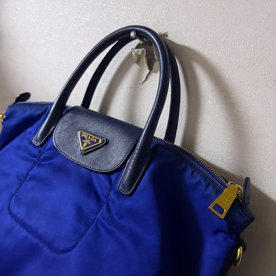 프라다 포코노 나일론 토트 블루 상품이미지2