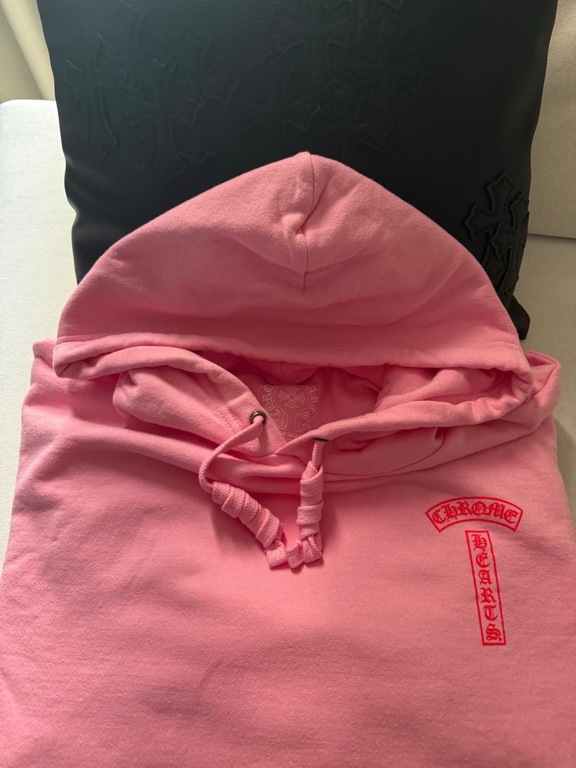 [L] 크롬하츠 백 USA 스크립트 로고 핑크 후드 상품이미지6