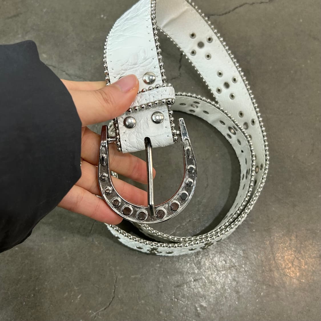 화이트 레더 스터드 벨트 상품이미지2