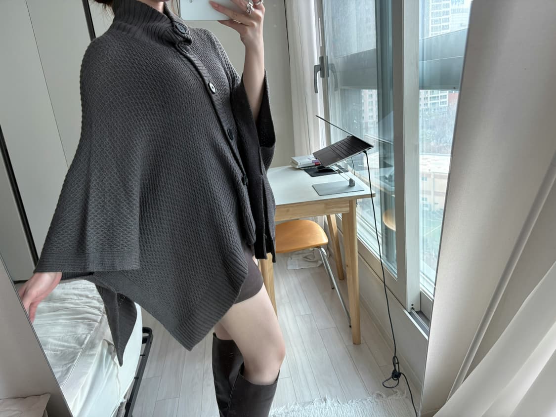 Flowing Charcoal Cape Knit 상품이미지3