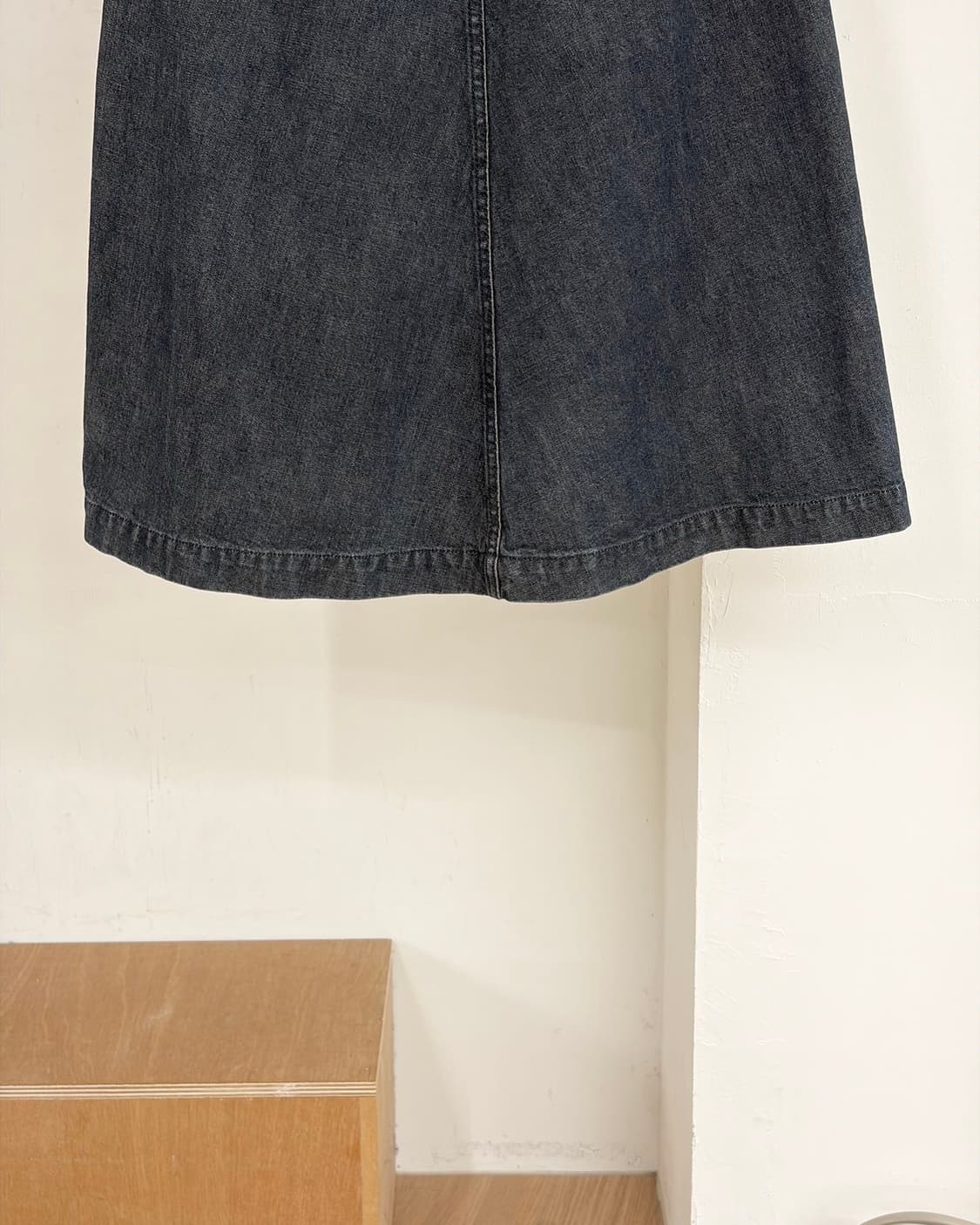 샤넬 데님 요크 플레어 실루엣 미디 스커트  상품이미지5