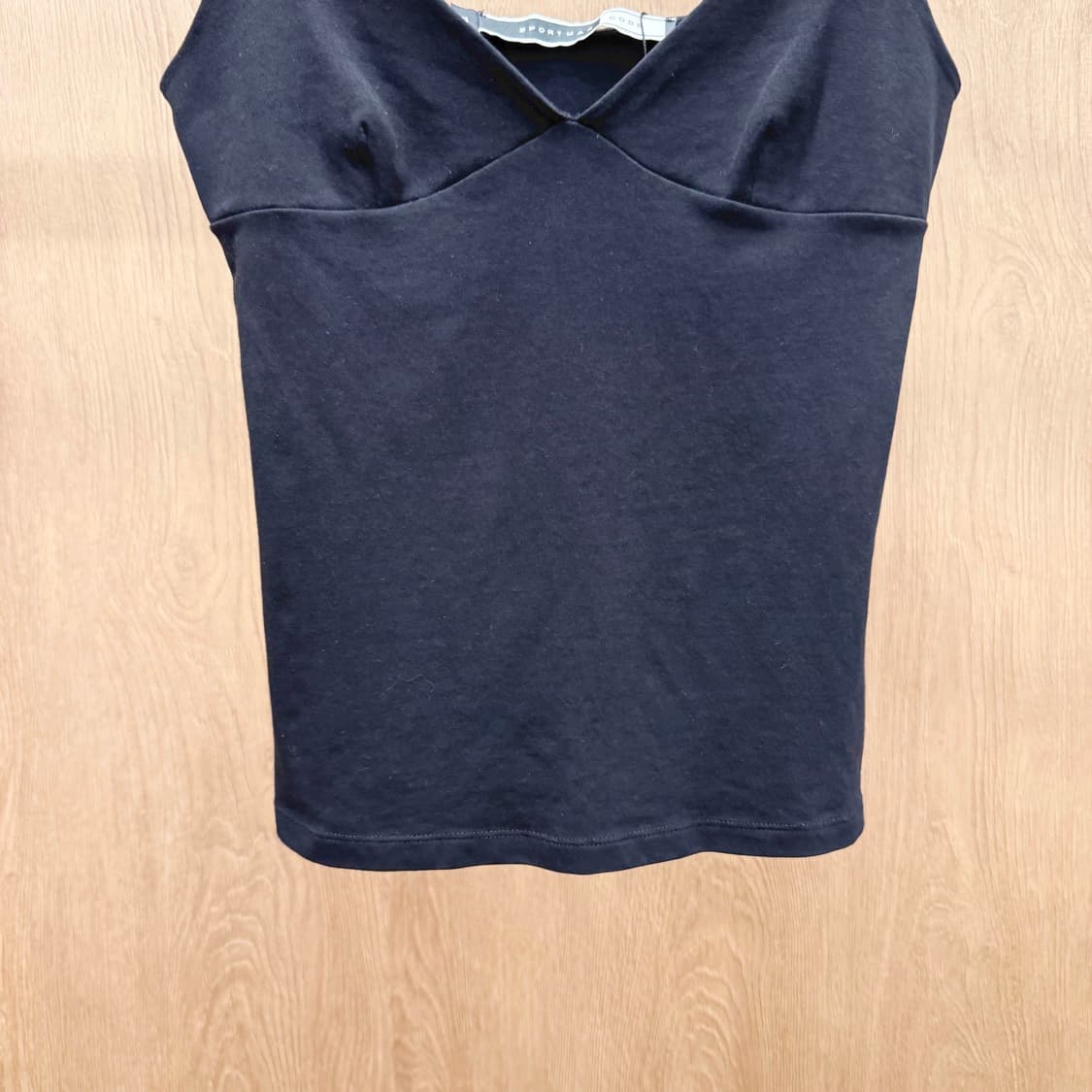 막스마라 스포트막스 슬리브리스 나시 브이넥 슬림핏 스트랩 탑 블랙 상품이미지5